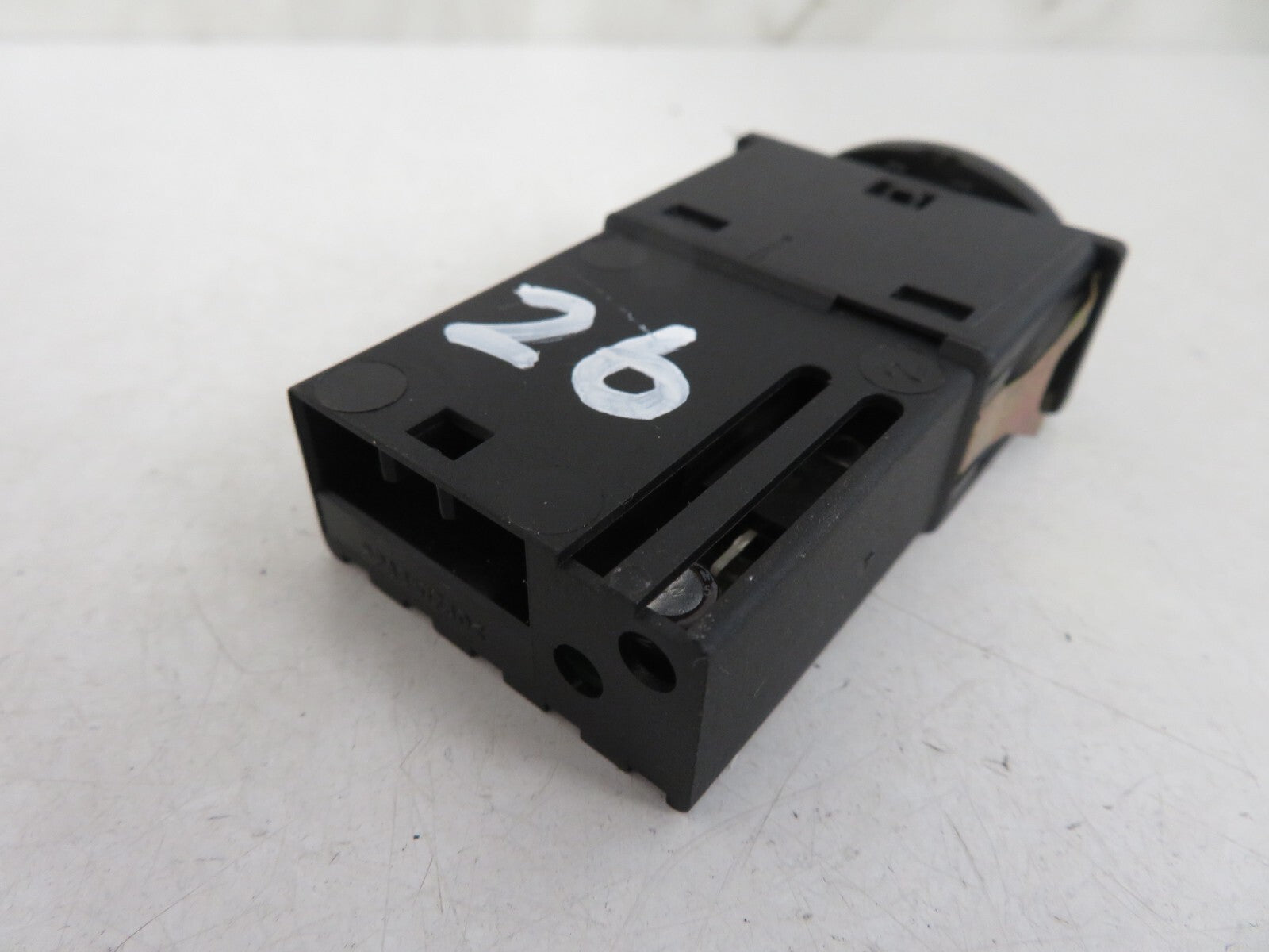 ROVER 75 HEATED SEAT SWITCH YUG101980 1999-2005 MIXA1540-26