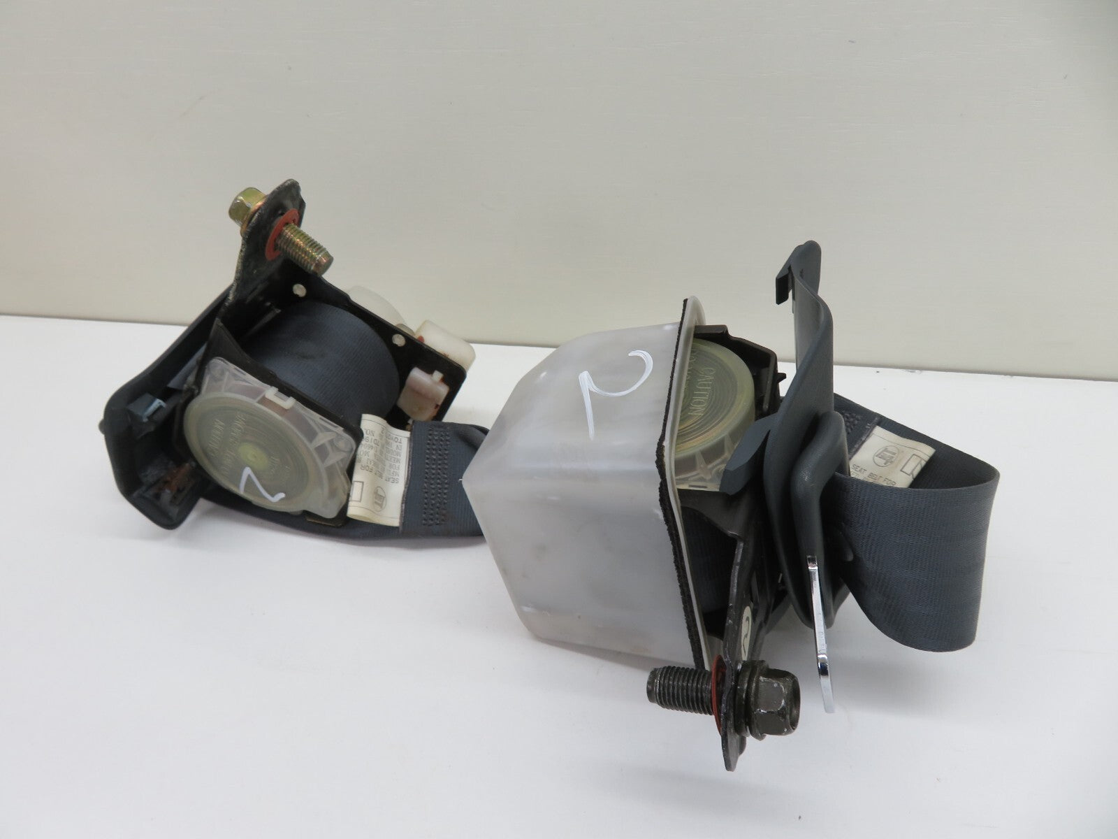 TOYOTA LEXUS SOARER SC400 REAR SEAT BELTS LEFT RIGHT 1991-1999 1242-2