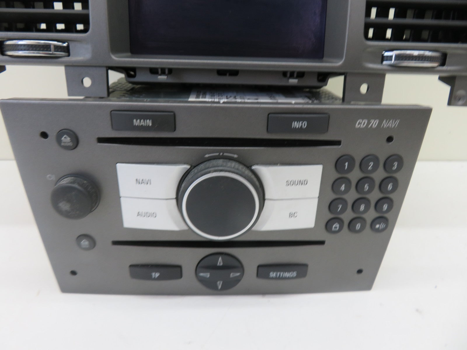 VAUXHALL VECTRA C HEAD UNIT WITH DISPLAY 13188477 24461297 2002-2008 KF55-3