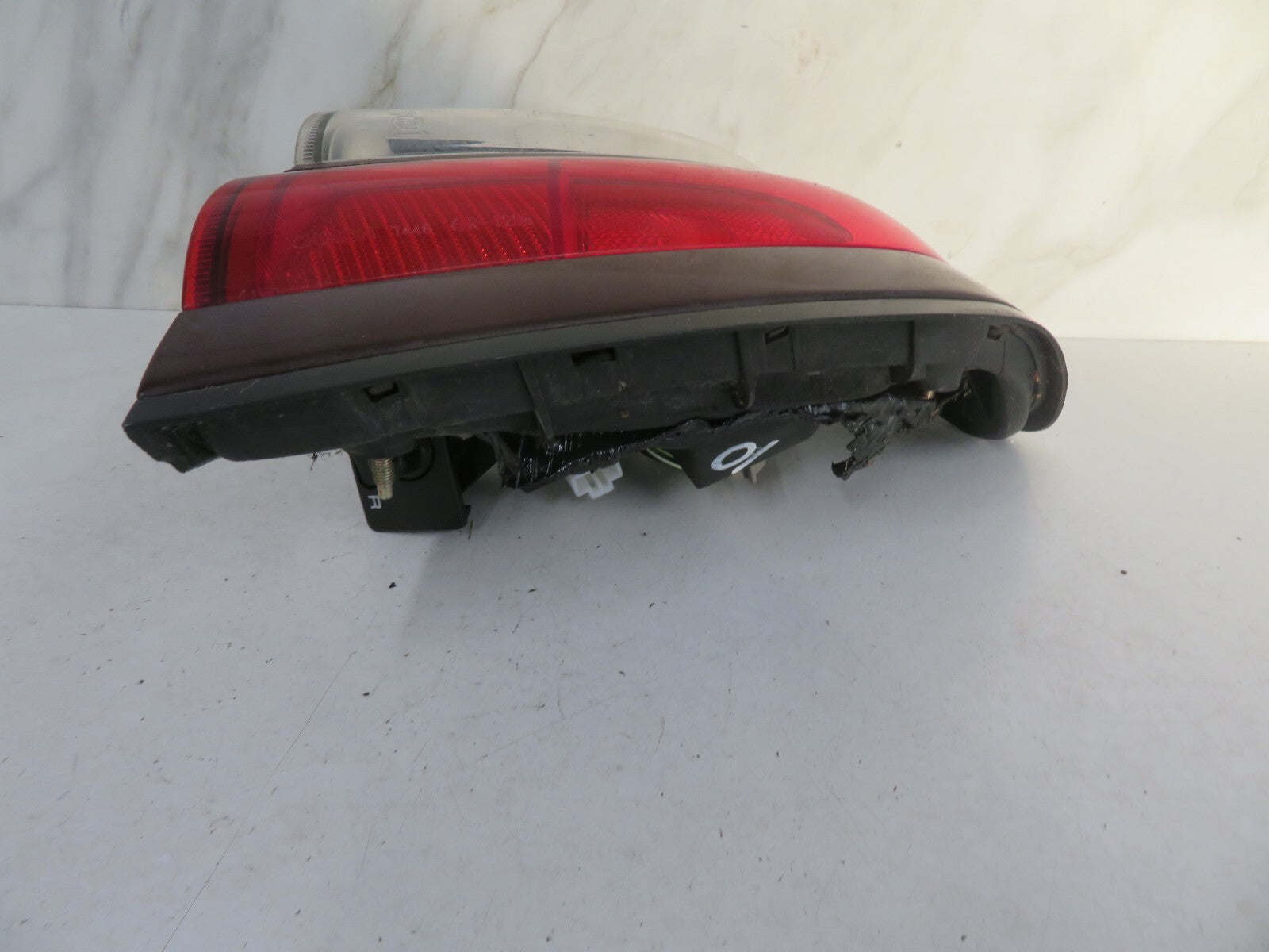 NISSAN ALMERA OS DRIVER REAR OUTER TAIL LIGHT 1998-2000 1624-10