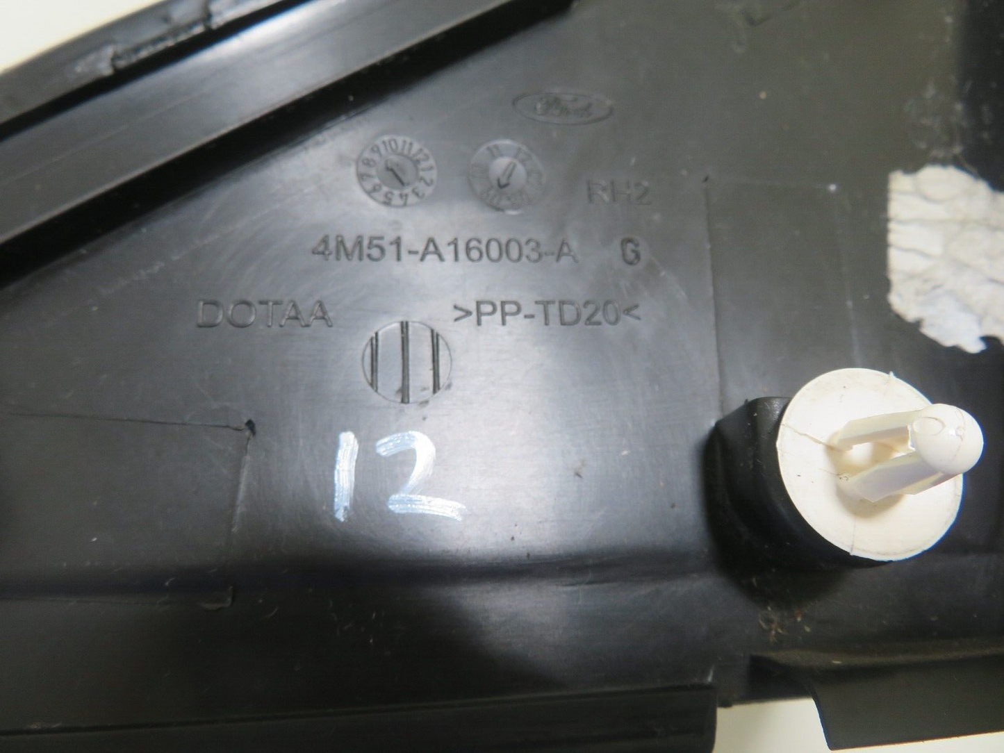 FORD FOCUS MK2 OS DRIVER FRONT QUARTER TRIM 4M51-A16003-A 2004-2011 1744-12