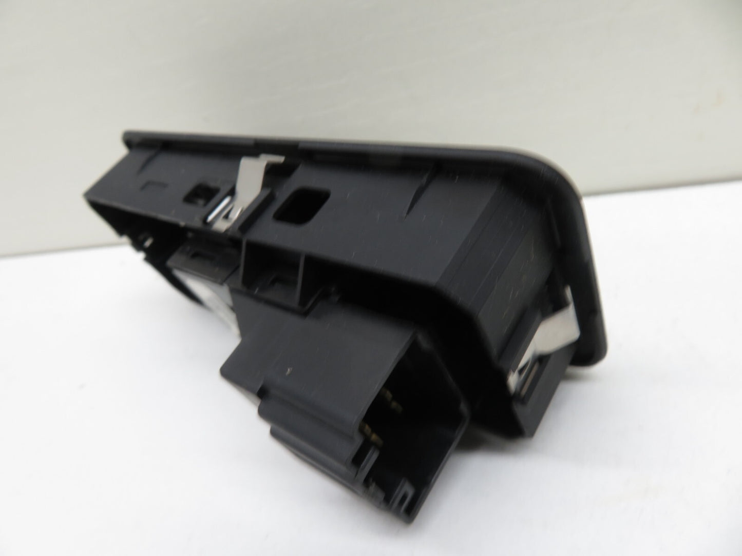 LAND ROVER DISCOVERY 3 REAR WINDOW SWITCH YUD501070 2005-2009 1212-6