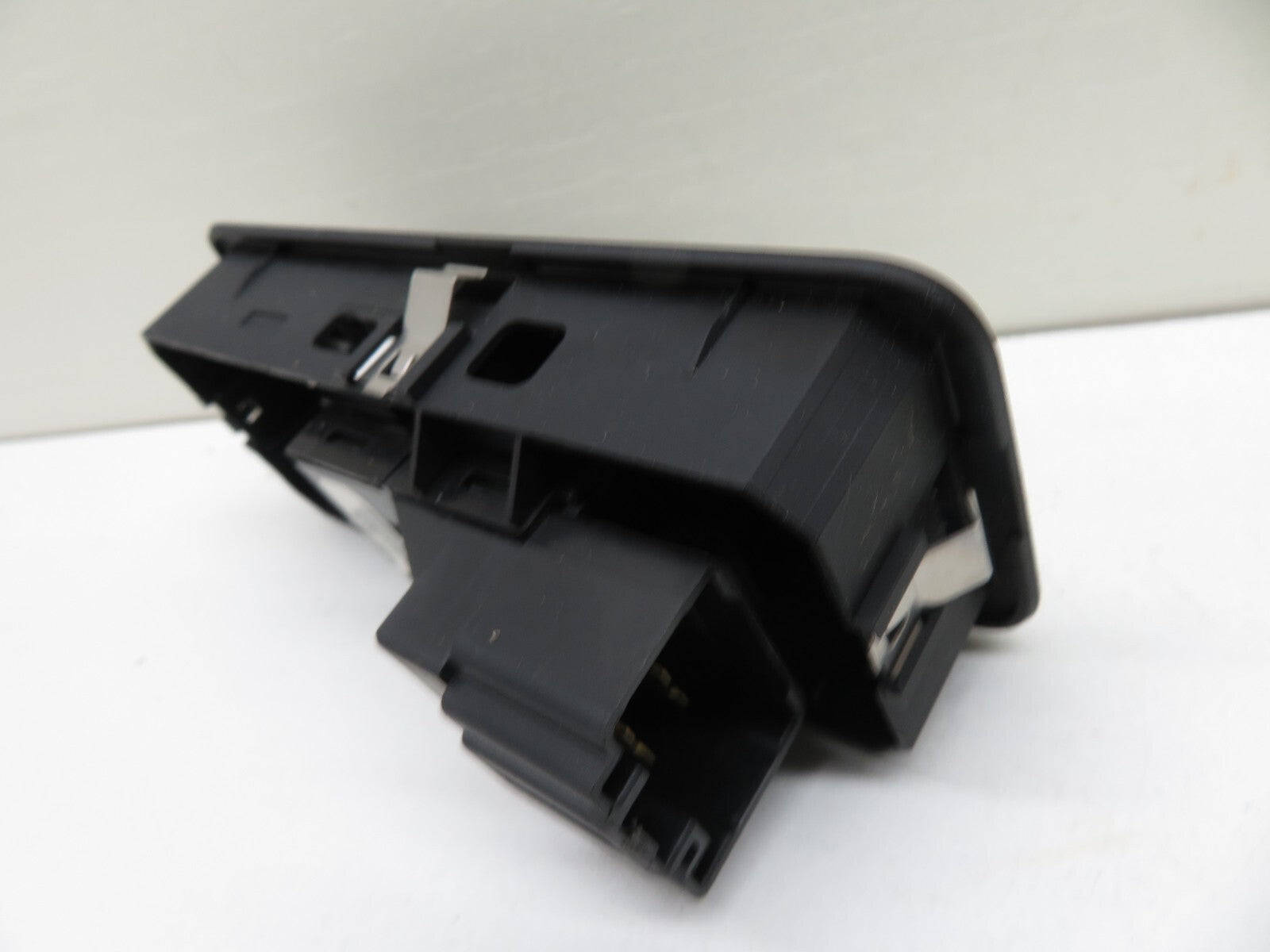 LAND ROVER DISCOVERY 3 REAR WINDOW SWITCH YUD501070 2005-2009 1212-6