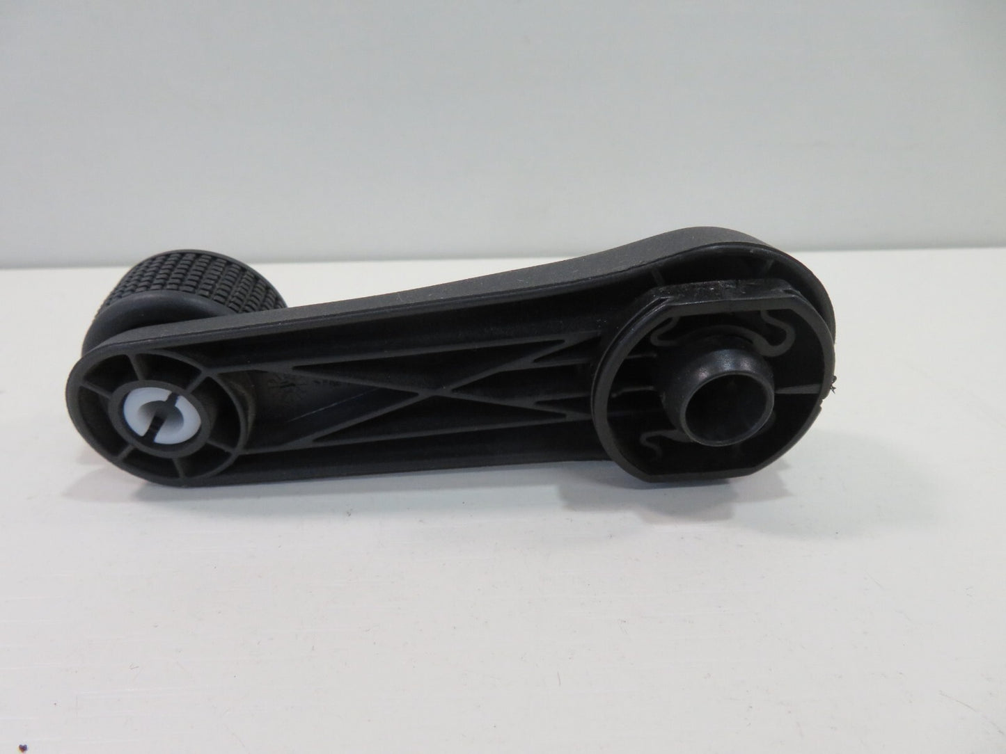 SKODA FABIA MK2 REAR MANUAL WINDOW HANDLE 2008-2013 1637-24