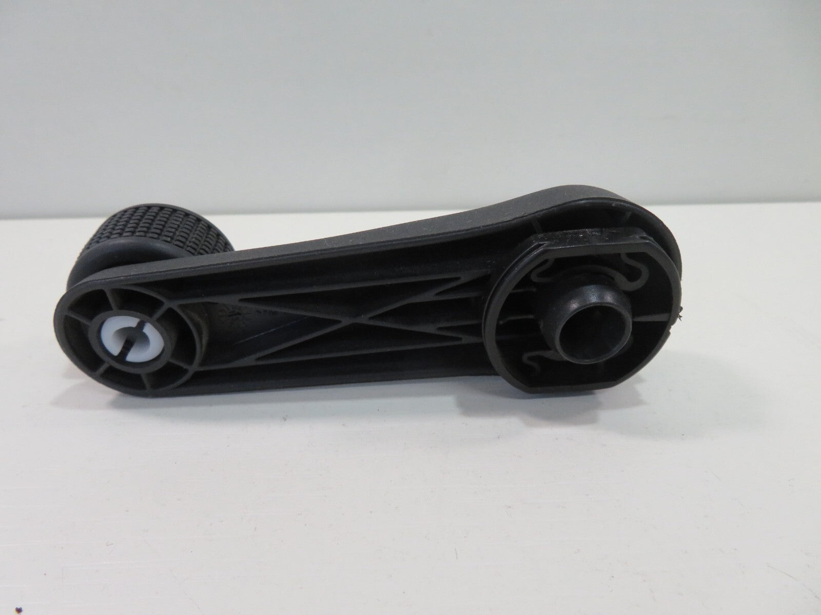 SKODA FABIA MK2 REAR MANUAL WINDOW HANDLE 2008-2013 1637-24