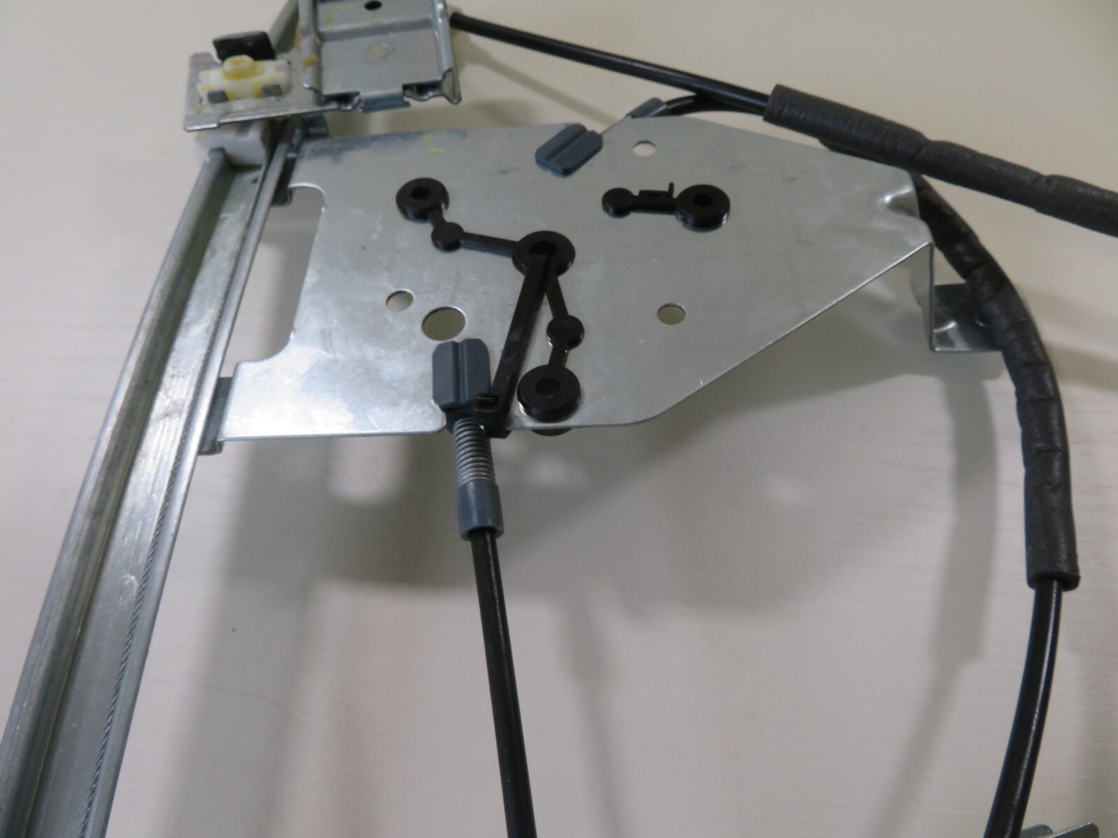 NSF LH PASSENGER WINDOW REGULATOR FOR SKODA OCTAVIA 1997-2005 VALEO 850582