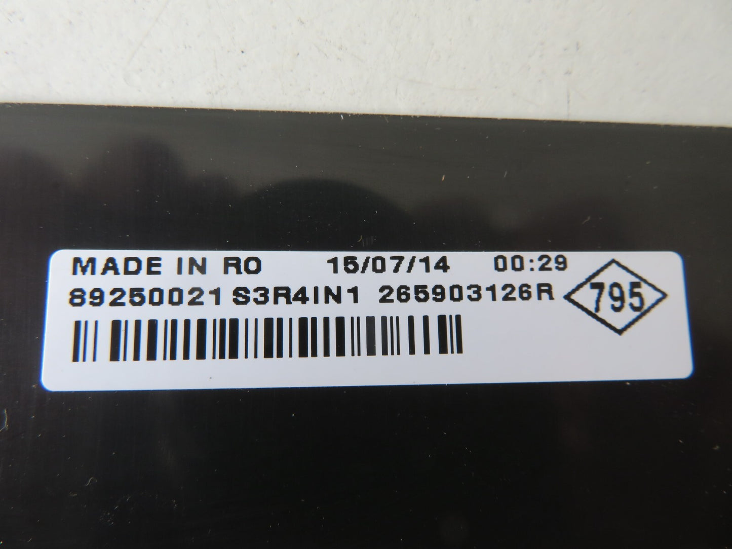 RENAULT TWINGO REAR CENTRE BRAKE LIGHT 265903126r 2014-2017 AMS1558