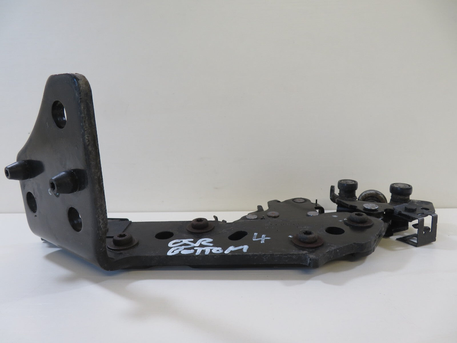 FORD C MAX GRAND OSR BOTTOM GUIDE ROLLER HINGE AM51-U25000-AF 2011-2015 1507-4