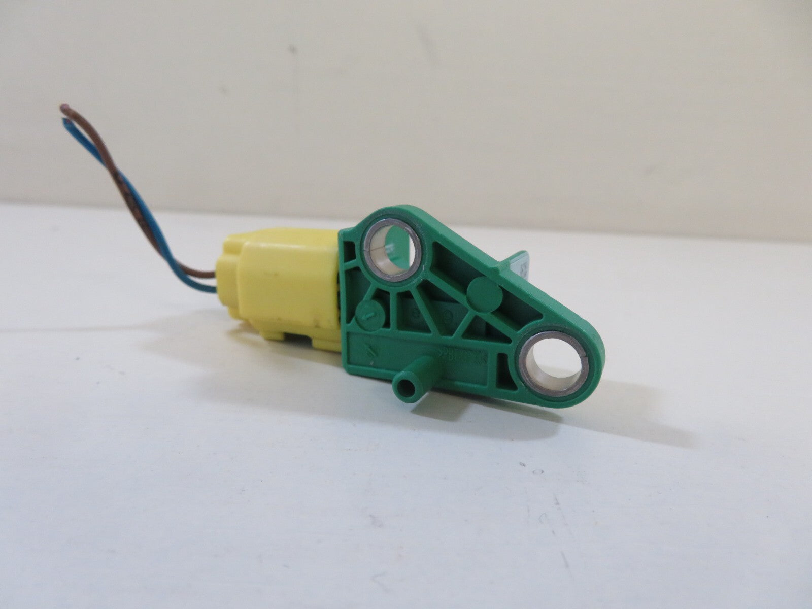 VOLKSWAGEN VW TOURAN CRASH IMPACT SENSOR 8K0973323S 2003-2009 1347-8