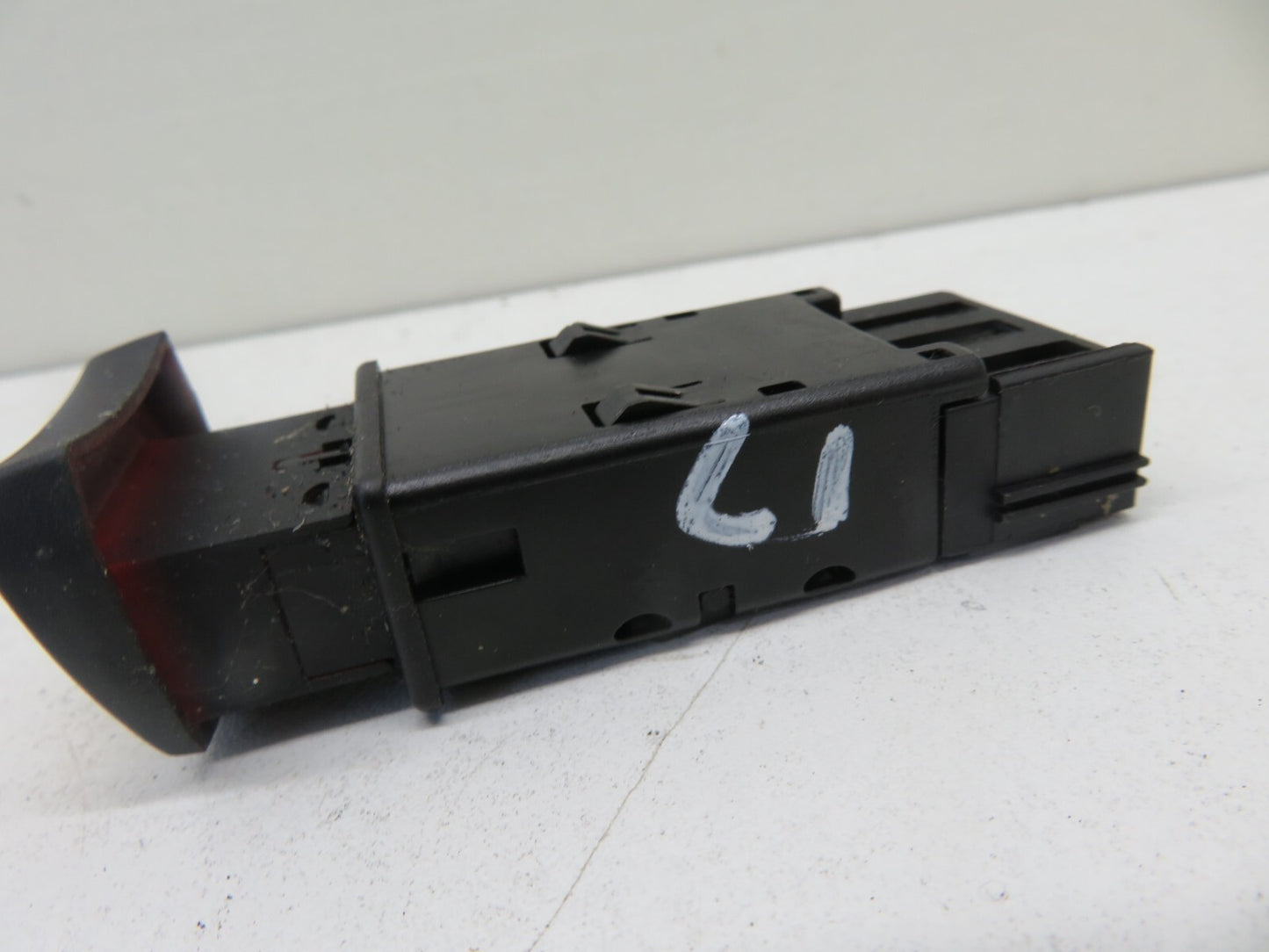 LAND ROVER FREELANDER 1 DESCENT HILL DOWN SWITCH YUG500270 2004-2006 1752-17