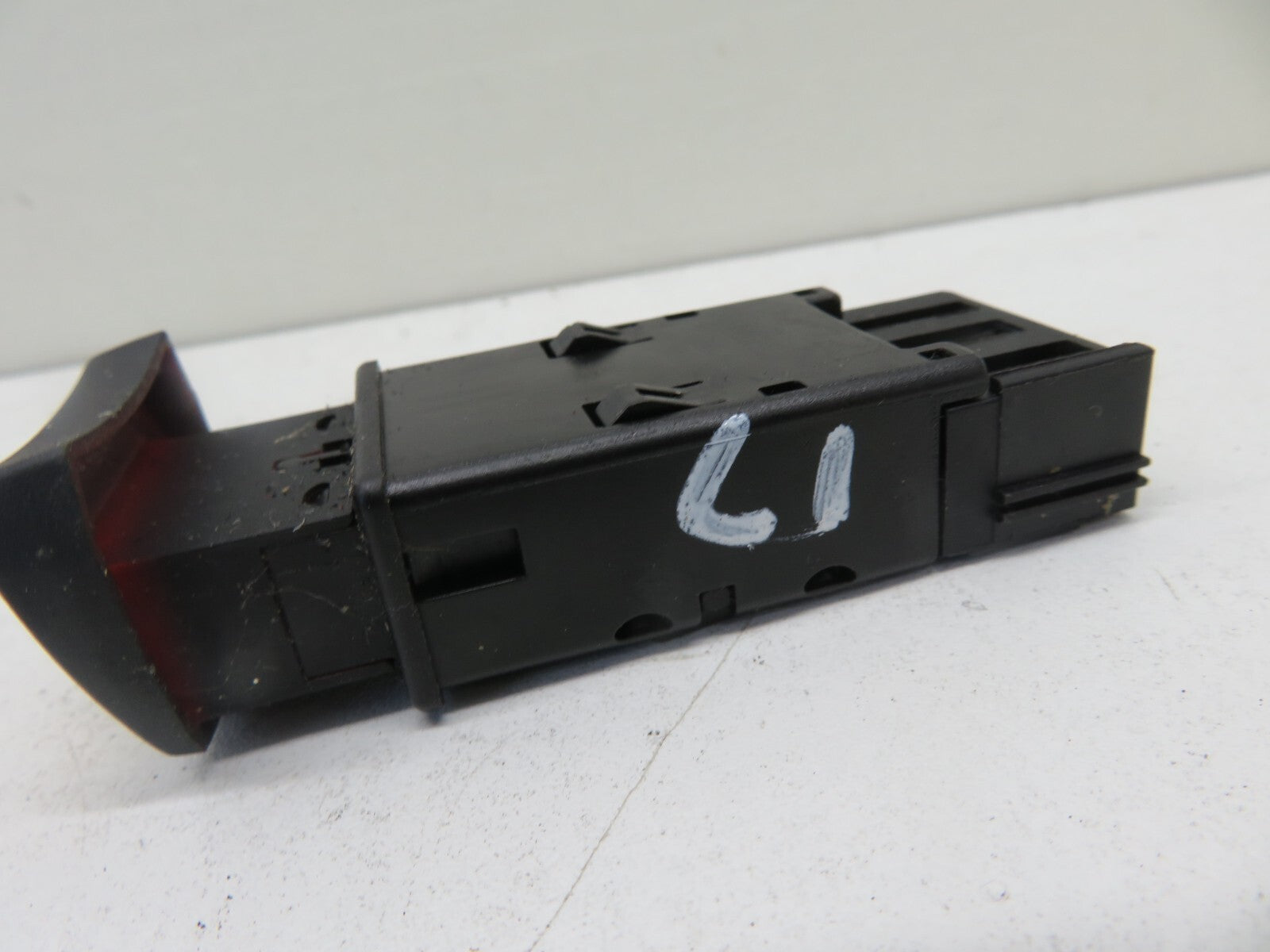 LAND ROVER FREELANDER 1 DESCENT HILL DOWN SWITCH YUG500270 2004-2006 1752-17