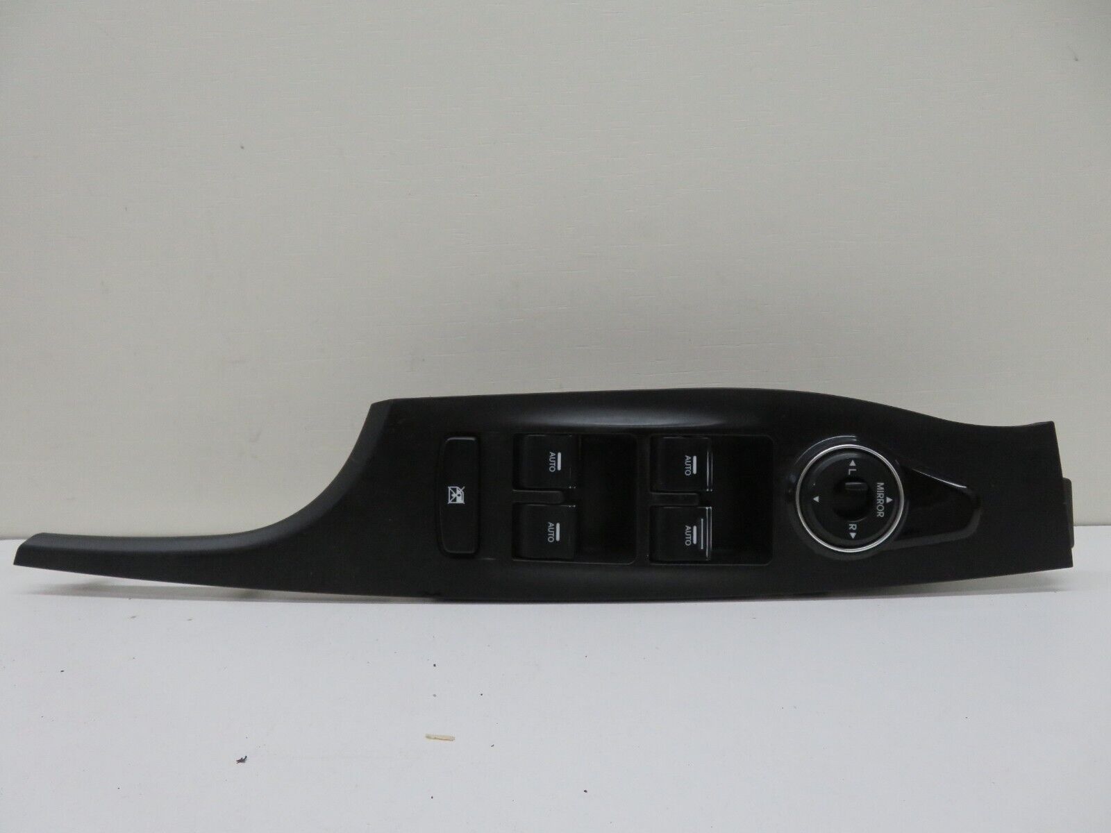 HYUNDAI I40 OS DRIVER WINDOW SWITCHES 93570-3Z550 2011-2015 A581-13