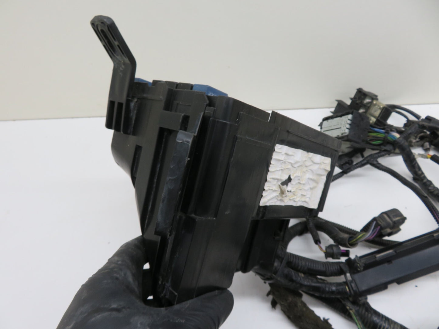 FORD FIESTA MK7 ST180 ENGINE BAY FUSE BOX WITH CUT LOOM 2013-2017 1543-1