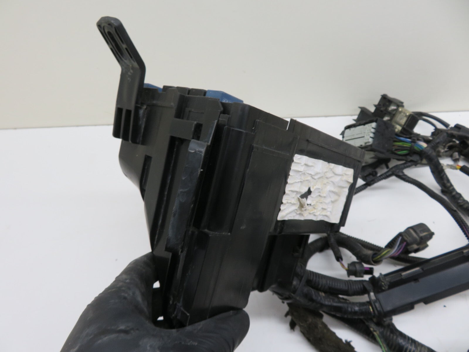 FORD FIESTA MK7 ST180 ENGINE BAY FUSE BOX WITH CUT LOOM 2013-2017 1543-1