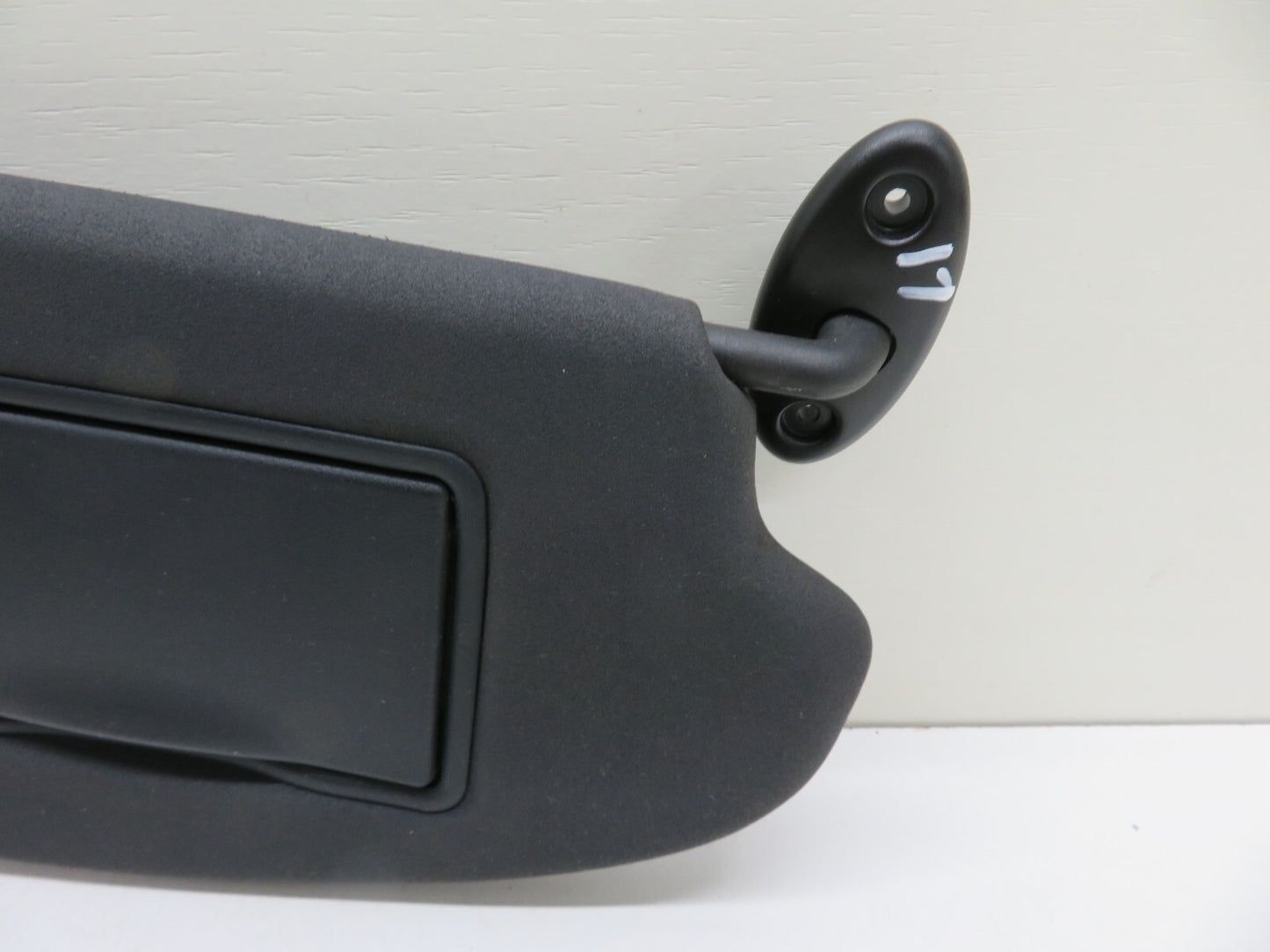 FORD FOCUS ST225 OS DRIVER SIDE SUN VISOR (2005-2010) 1345-17