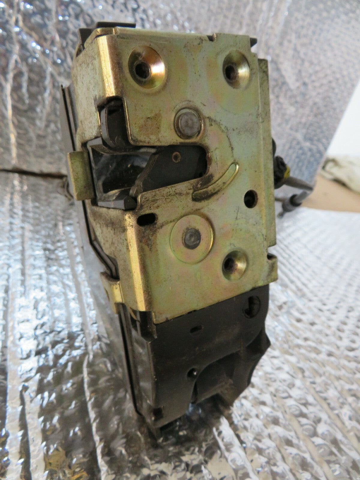 RENAULT SCENIC MK2 NSF DOOR LOCK CATCH 2002-2008 