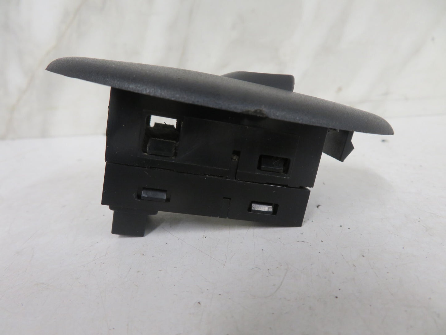 ROVER 75 REAR WINDOW SWITCH YUD000500PUY 1999-2005 1351-3