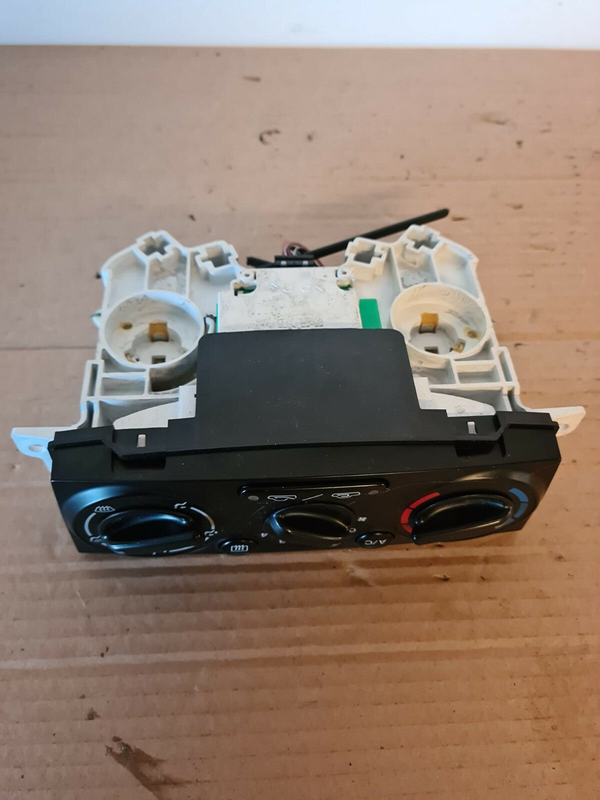 MAZDA MPV HEATER CLIMATE CONTROL SWITCHES 2004-2009 A51