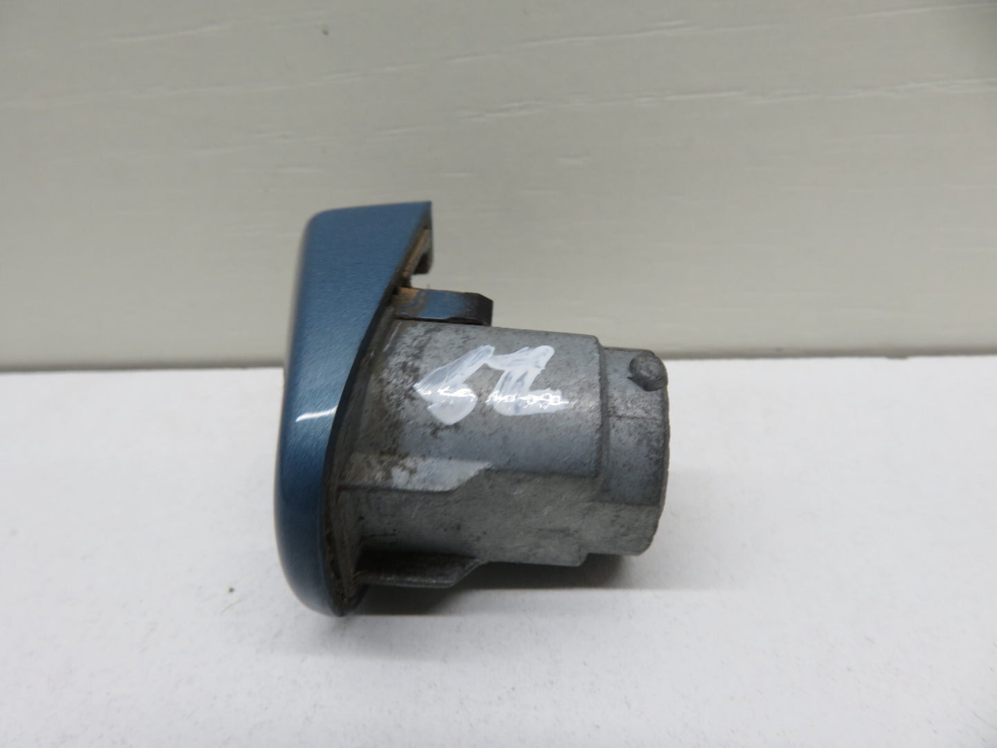 VOLKSWAGEN VW EOS NS PASSENGER EXTERNAL DOOR HANDLE END CAP 2006-2010 1701-25