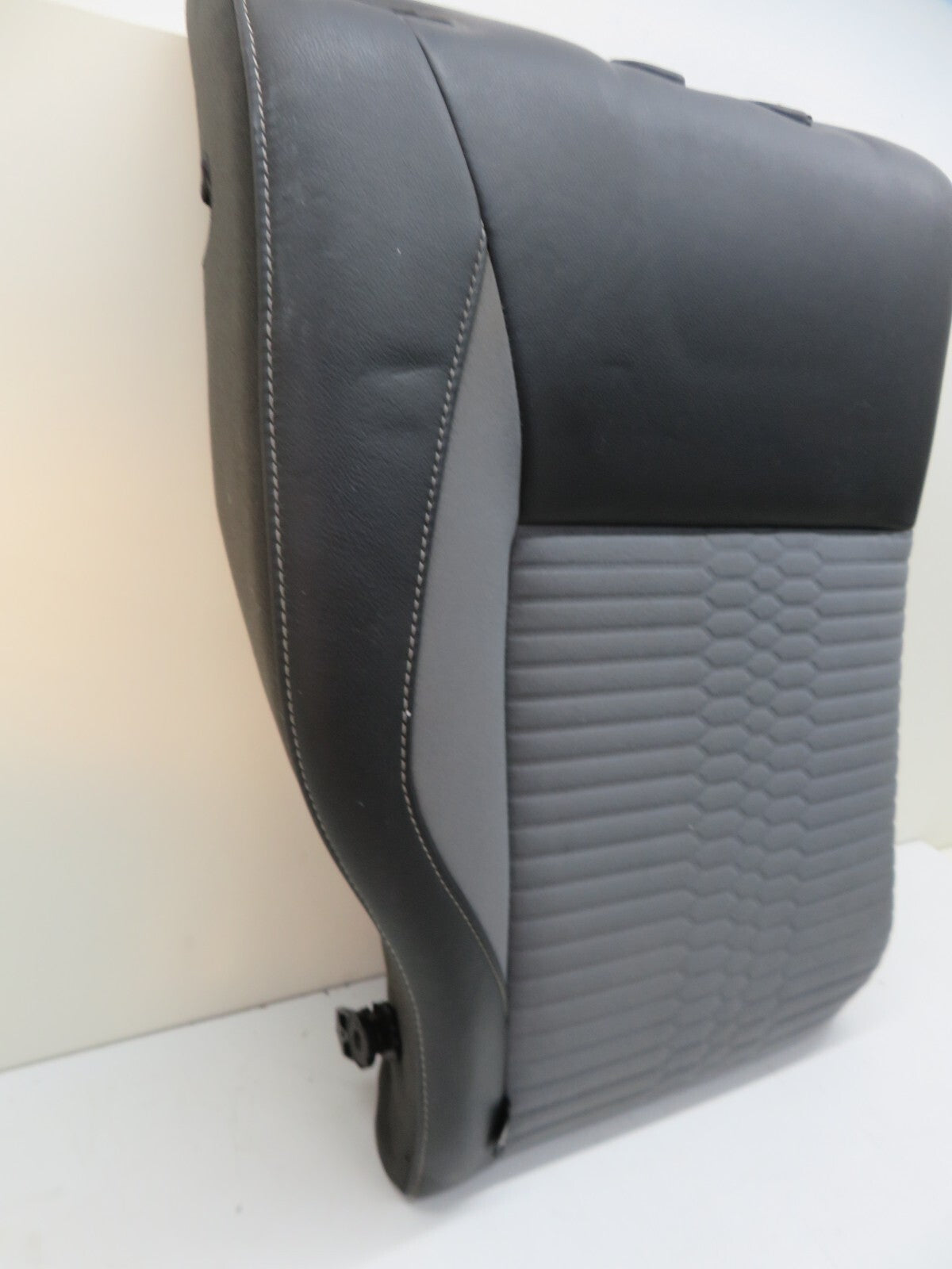 FORD FIESTA MK7 ST180 OS DRIVER REAR SEAT BACK REST (SEE PHOTOS) 2013-2017