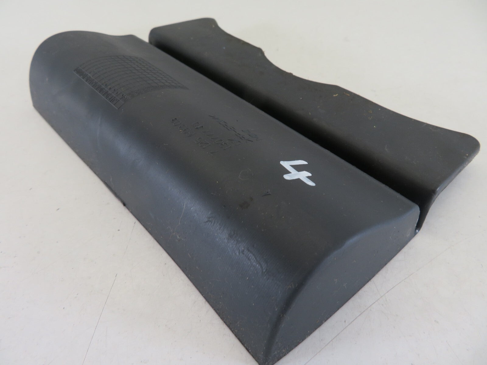 BMW MINI ONE CONVERTIBLE R52 CENTER CONSOLE RUBBER INSERT 2004-2006 A2018-4