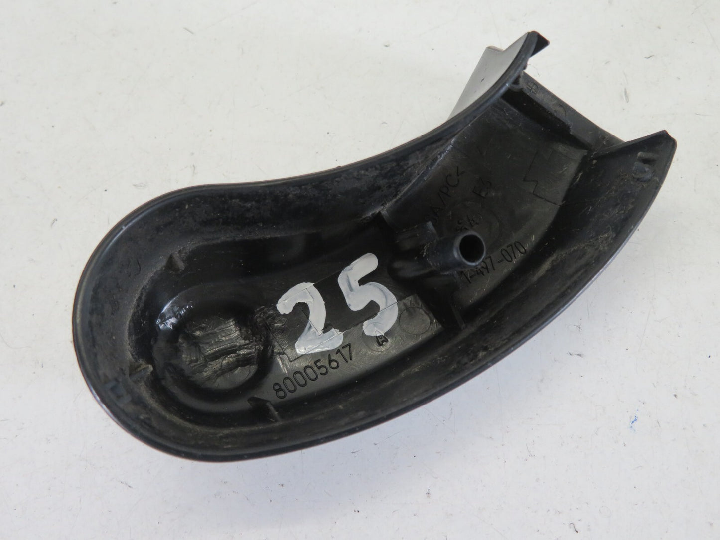 BMW MINI COOPER R52 FRONT WIPER ARM NUT COVER TRIM 80005617 2004-2006 A2018-25