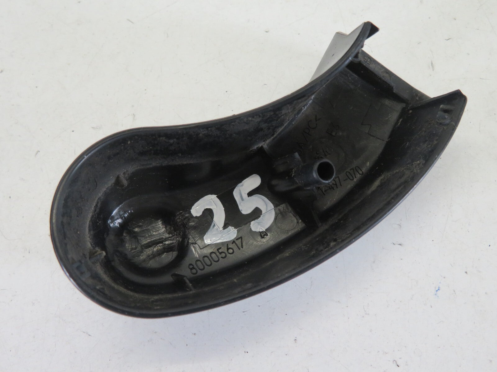 BMW MINI COOPER R52 FRONT WIPER ARM NUT COVER TRIM 80005617 2004-2006 A2018-25