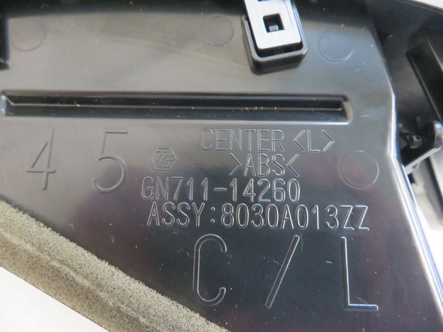 PEUGEOT 4007 DASHBOARD CENTER LEFT AIR VENT GN711-14260 2007-2012 1603-7