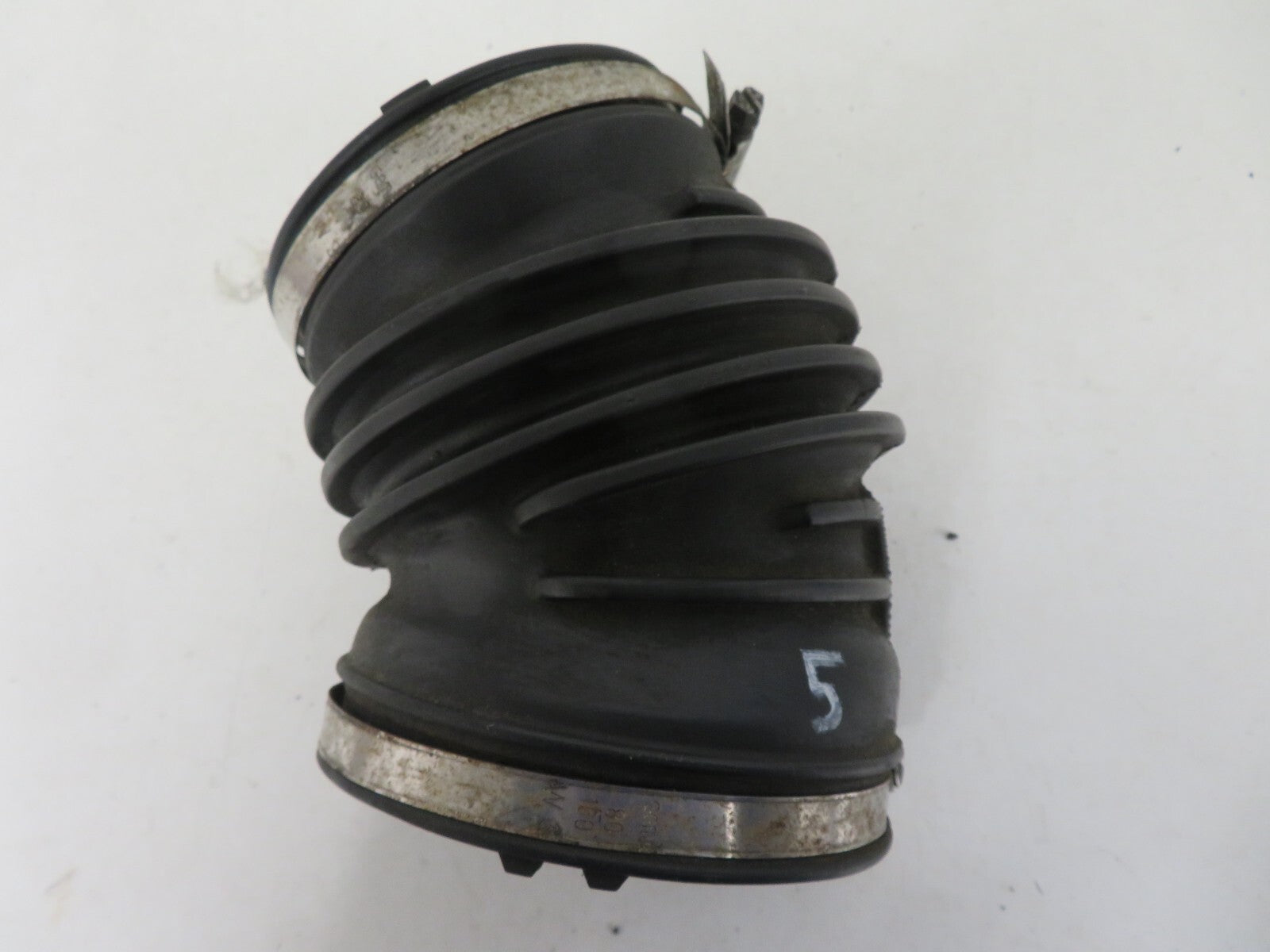 AUDI A8 D2 V8 AIR INTAKE PIPE 077129627A 1998-2002 1515-5