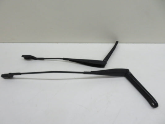 FORD FIESTA MK7 ST180 FRONT WIPER ARMS PAIR 2013-2017 1546-1