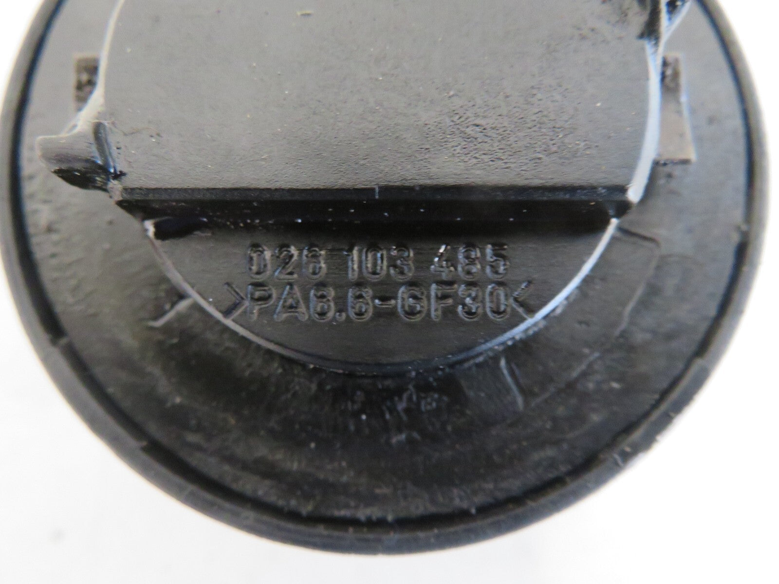 AUDI A8 D2 ENGINE OIL CAP 1998-2002 A1636-19