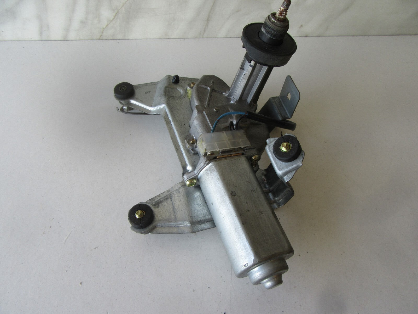 DAIHATSU YRV REAR WIPER MOTOR 85130-97402 2000-2005 HW03