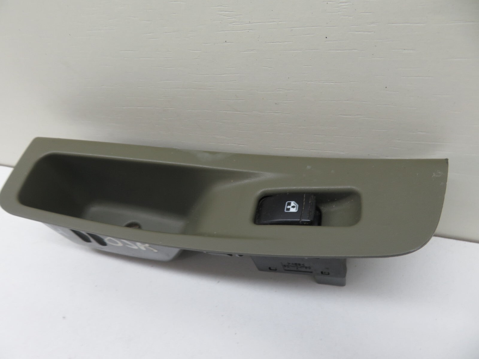 CHEVROLET LACETTI OSR REAR DRIVER WINDOW SWITCH 2004-2010 1517-4