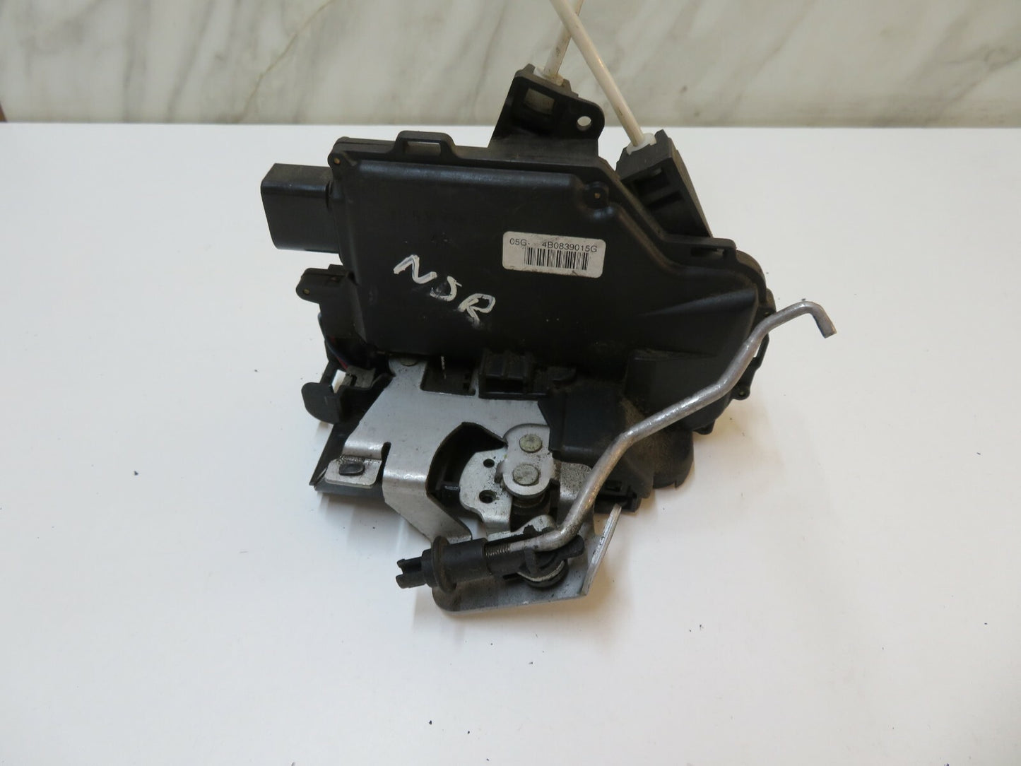AUDI A6 C5 ALL ROAD NSR DOOR LOCK CATCH 4B0839015G 1998-2003 REFB5
