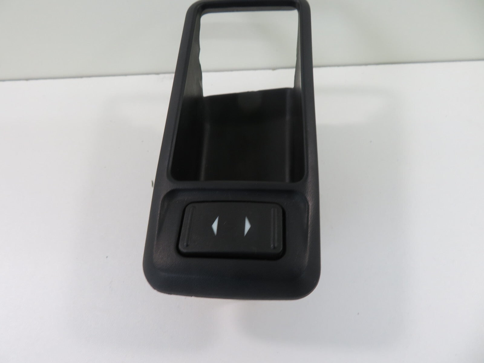 FORD C-MAX NSF WINDOW SWITCH DOOR HANDLE INSERT TRIM 2006-2010 1551-22