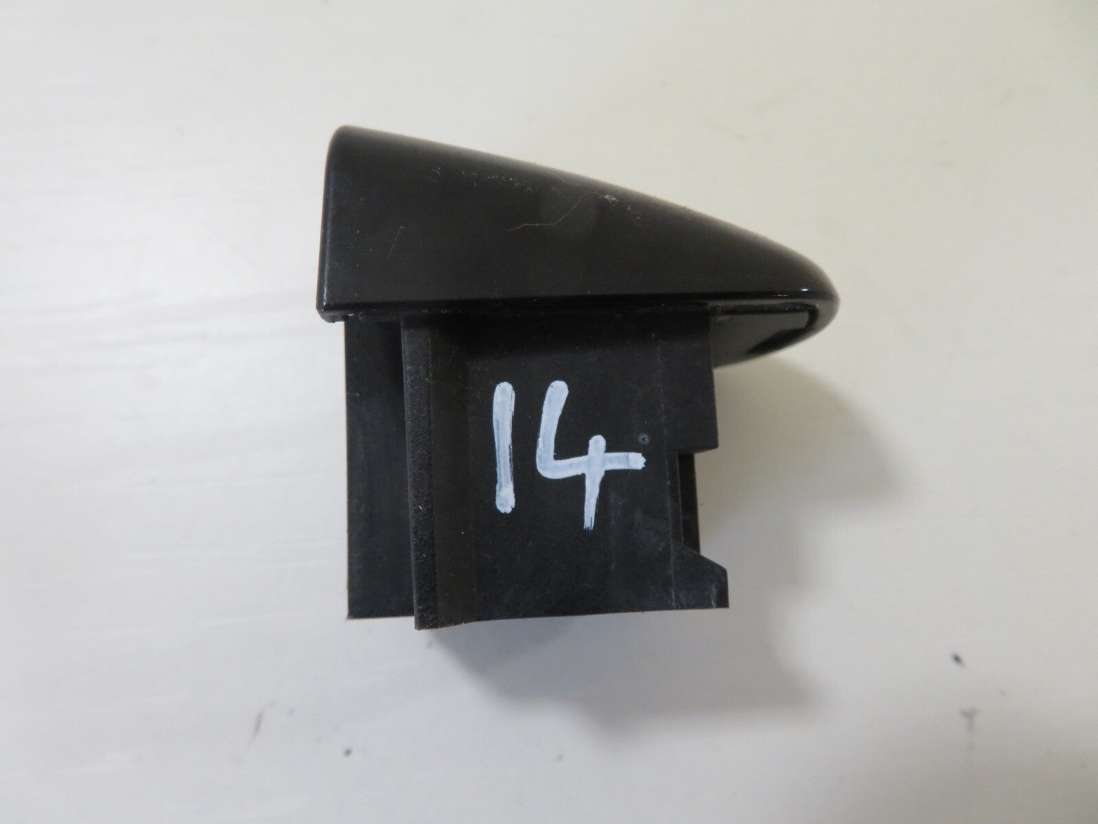 PEUGEOT 308 NSR DOOR HANDLE END CAP 2007-2013 1342-14