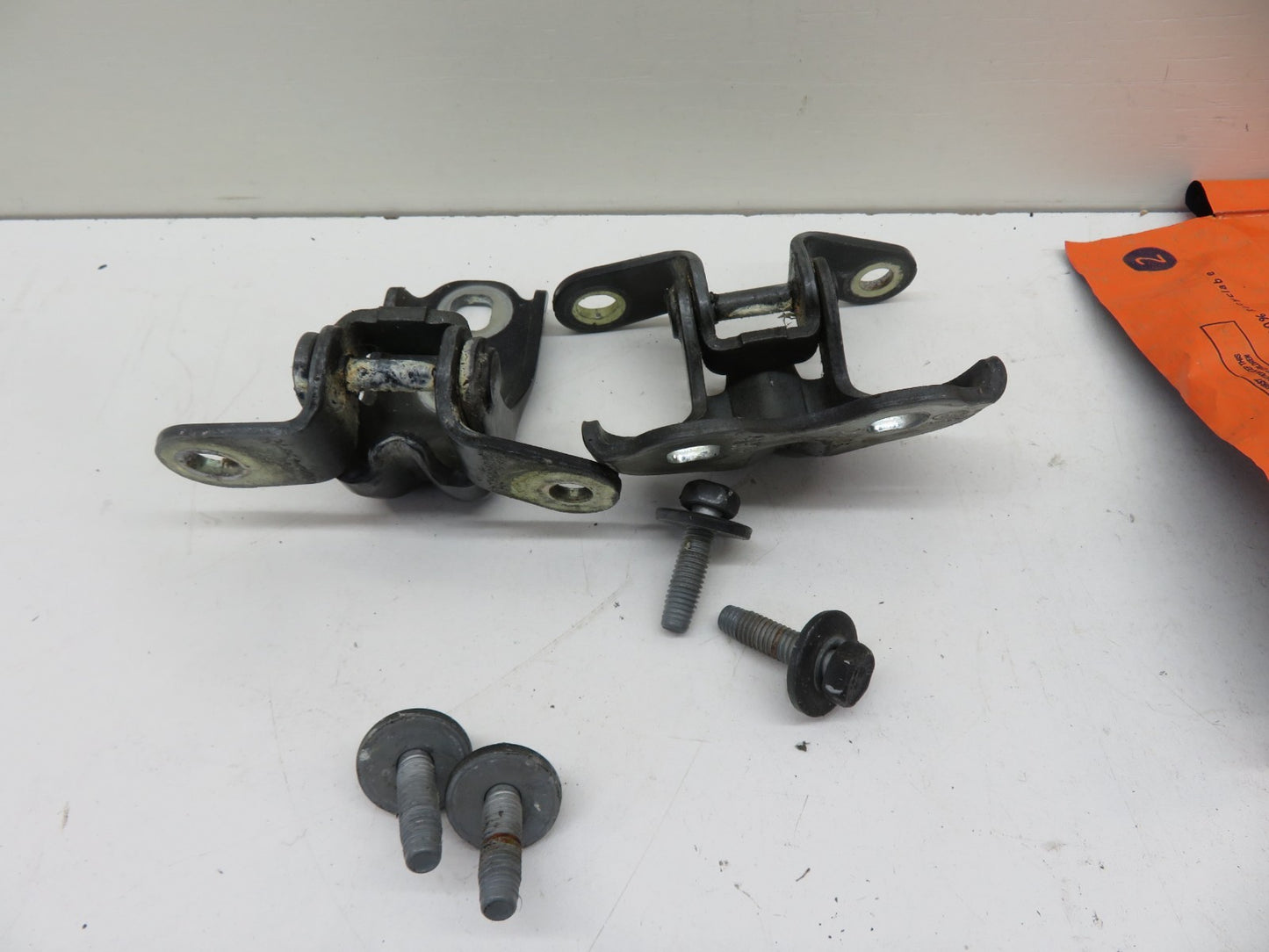 VAUXHALL MOKKA NSF PASSENGER DOOR HINGES BLACK 2012-2016 1739-15