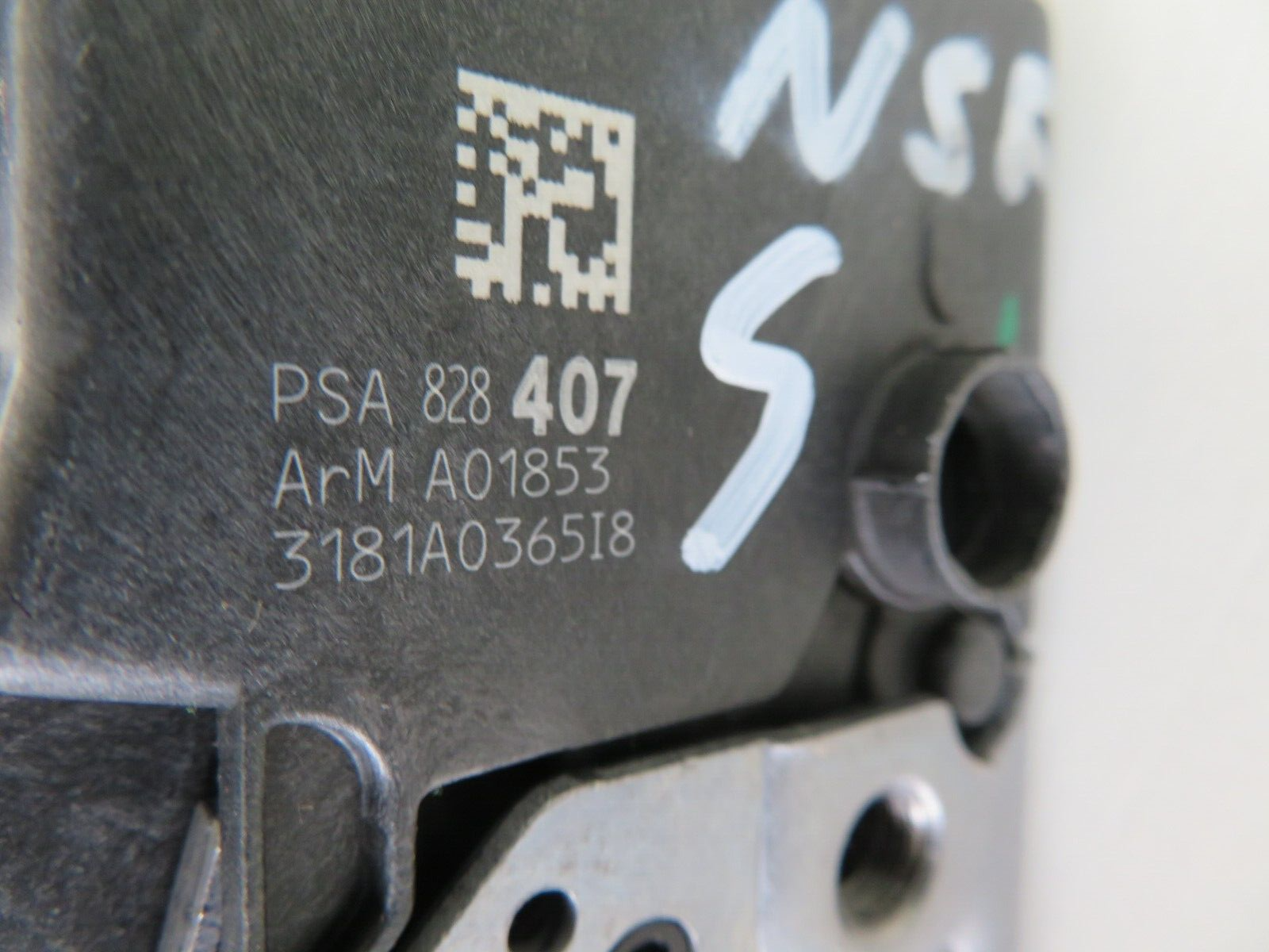 CITROEN BERLINGO MK2 NSF DOOR LOCK CATCH 2008-2014 1738-5