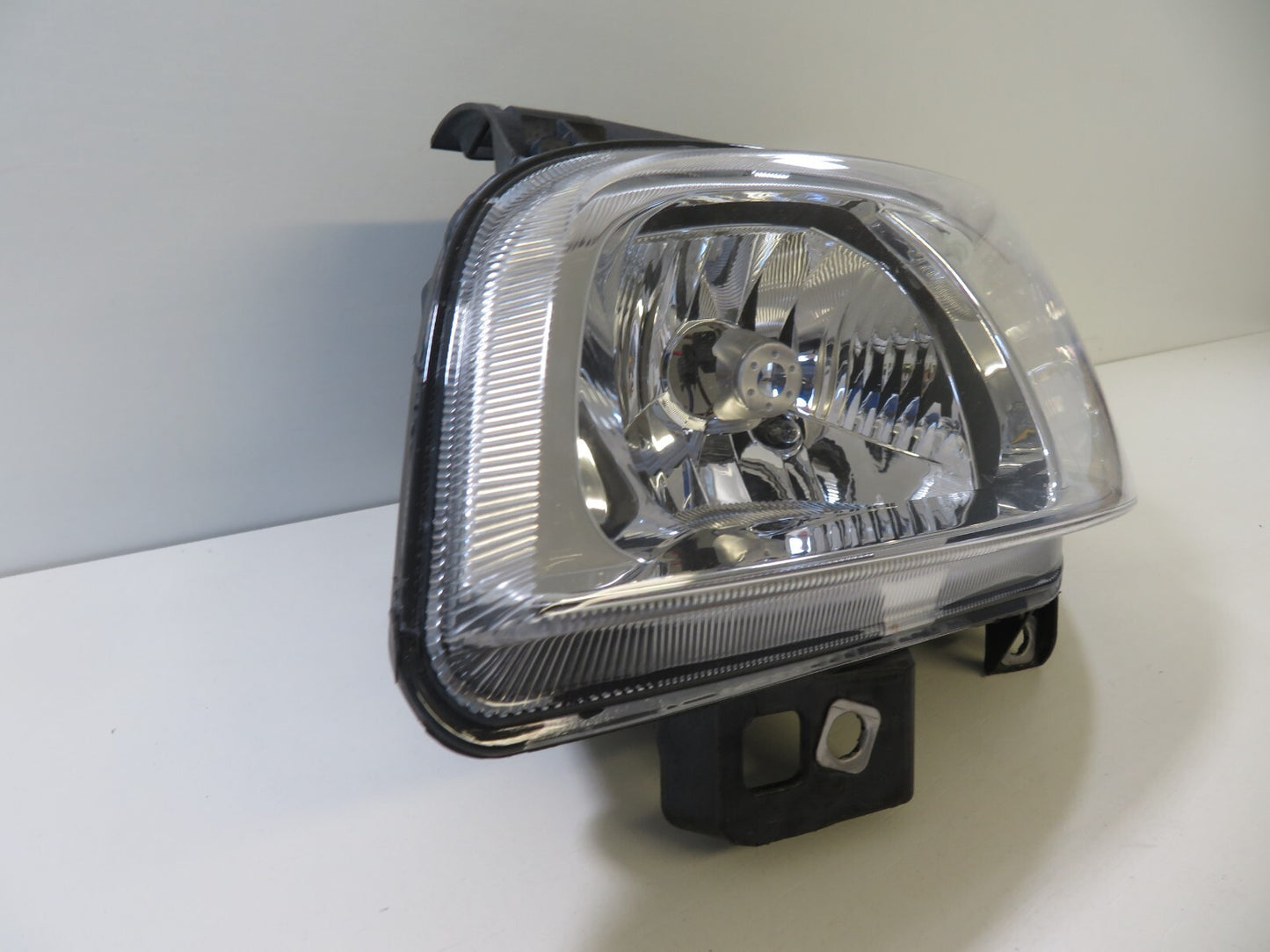 SEAT IBIZA CORDOBA VALEO NS LH PASSENGER HEADLIGHT SINGLE REFLECT 1999-2002 LM53