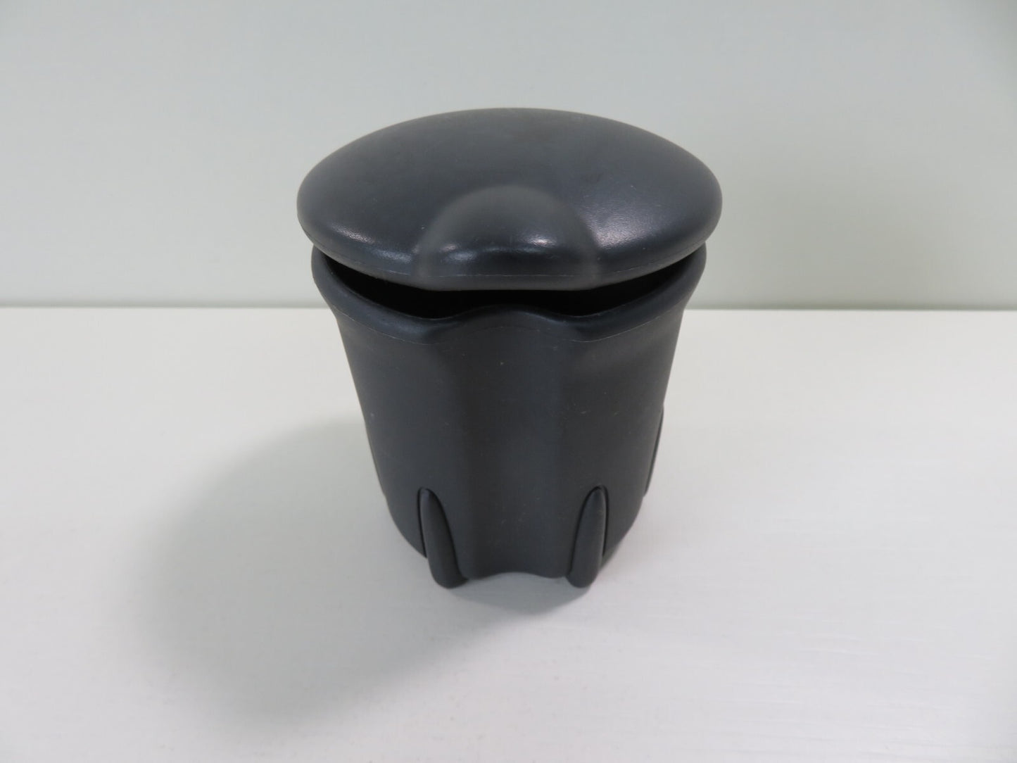 RENAULT SCENIC INTERIOR ASHTRAY STORAGE 8200728639 2003-2009 1559-8