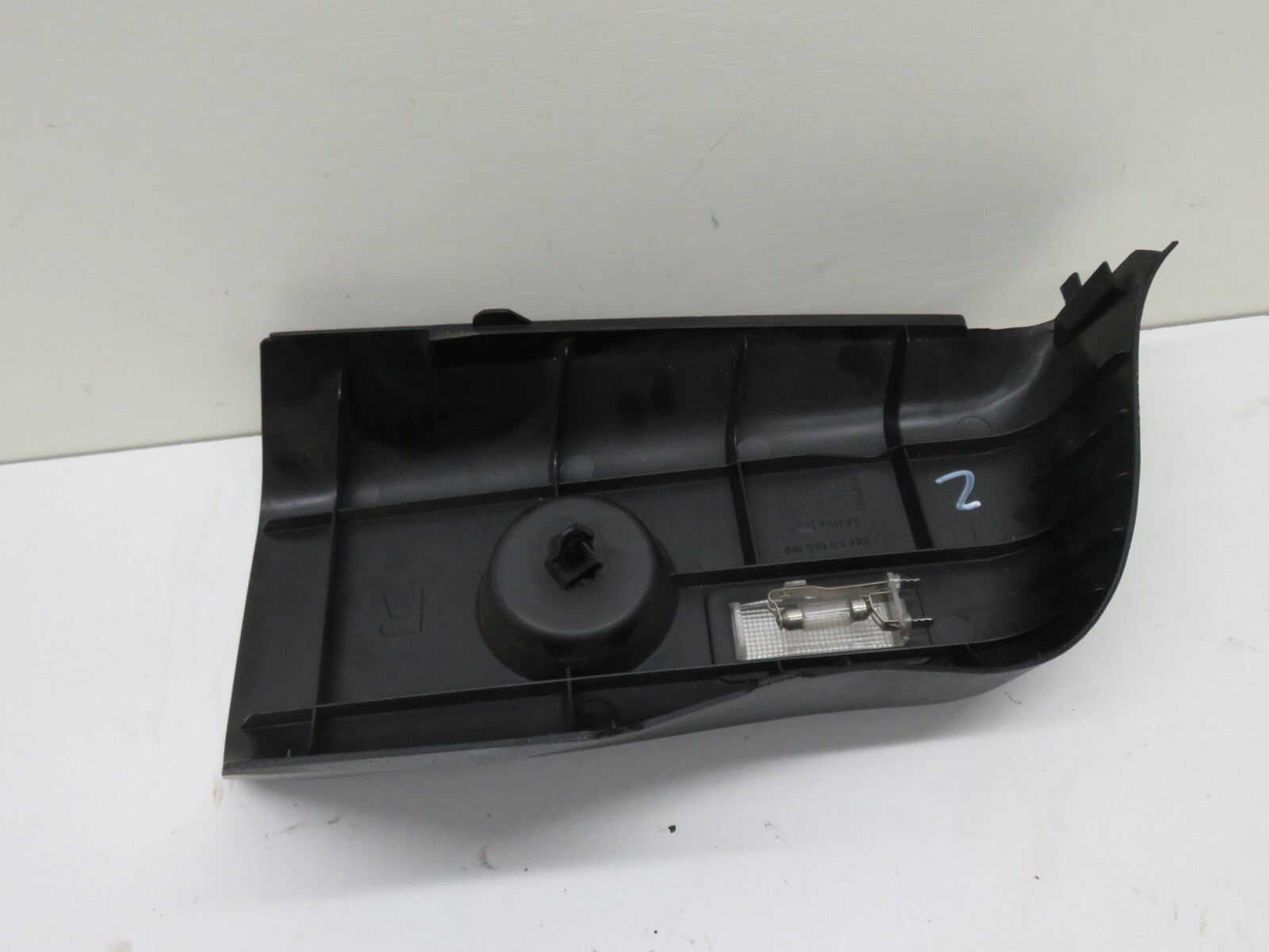 BMW E36 320 323 328 OS DRIVER REAR BOOT LIGHT COVER TRIM  1991-1998 1741-2