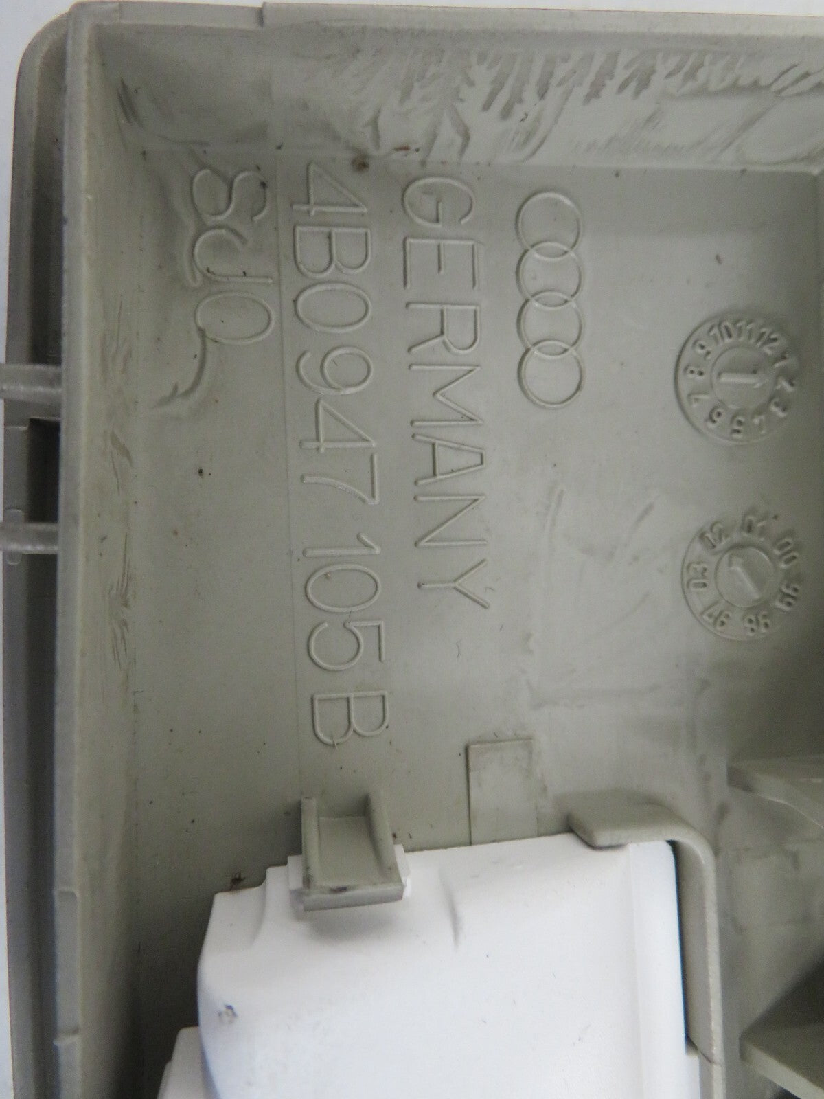 AUDI A8 D2 INTERIOR LIGHT 4B0947105B 1998-2002 1426-10