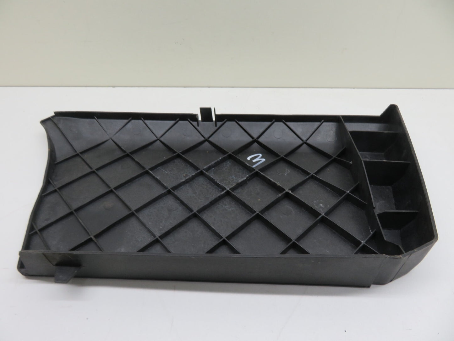 BMW E36 BATTERY COMPARTMENT COVER 8119105 1991-1998 1756-3