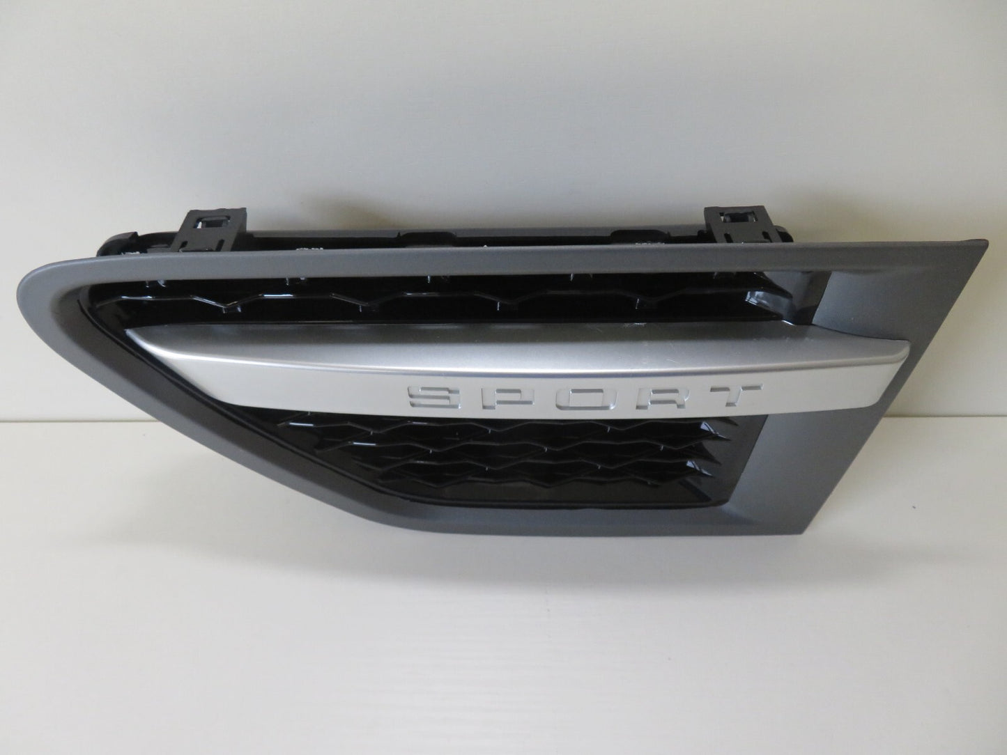 NS PASSENGER SIDE VENT GRILLE FOR RANGE ROVER SPORT L320 LR8021424 09-13