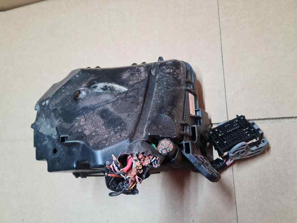 HYUNDAI I40 1.7 CRDI ENGINE BAY FUSE BOX 91203-3Z190 2012-2015 