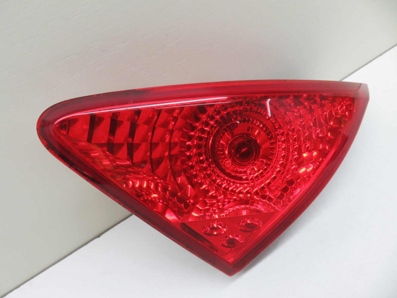 PEUGEOT 3008 OS DRIVER INNER REAR TAIL LIGHT 9683460980 2008-2016 1626-4