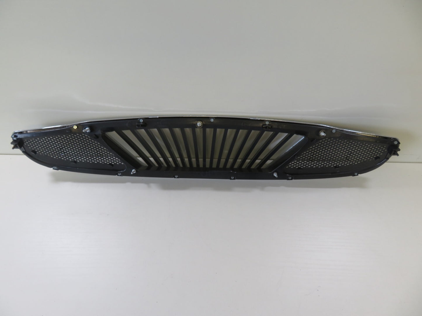 FRONT GRILLE FOR DAEWOO LANOS NUBIRA FOR YEARS 1998-2002
