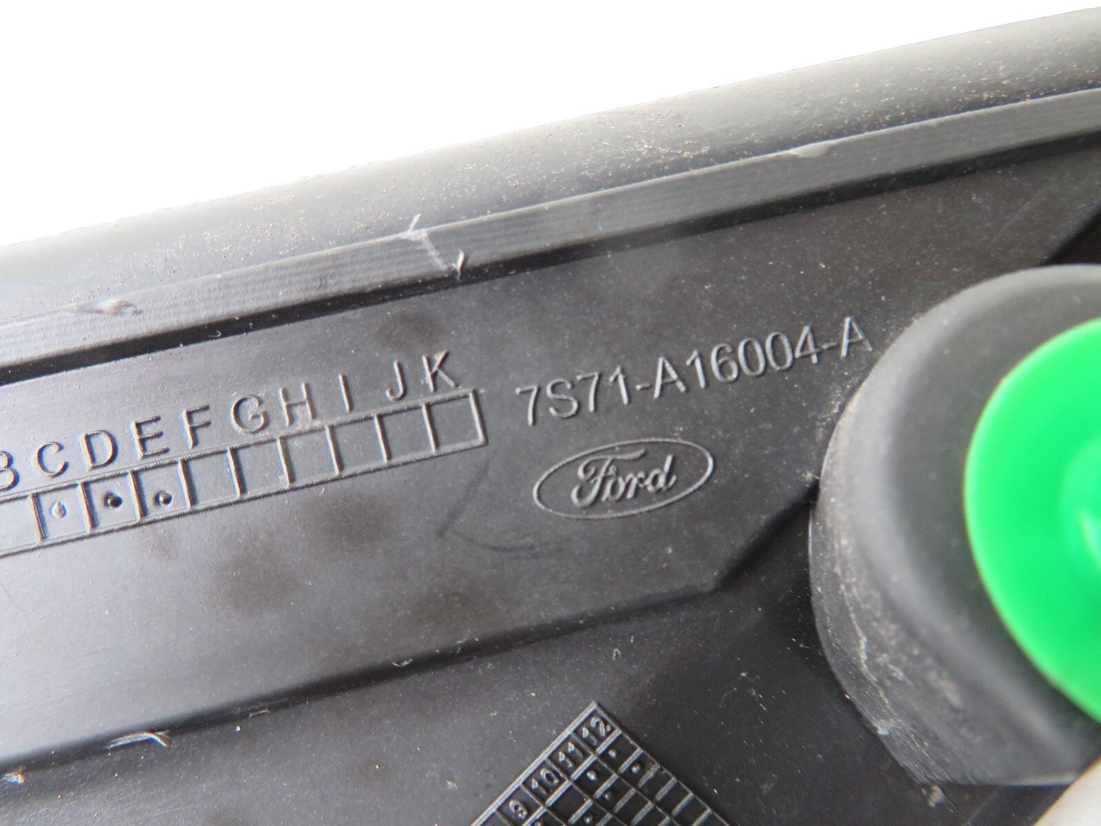 FORD MONDEO MK4 NS FRONT QUARTER TRIM 7S71-A16004-A 2007-2011 1201-14 SA