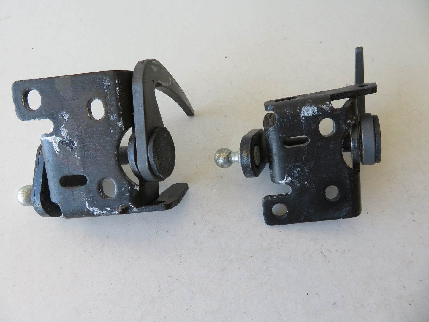 SAAB 9-3 CONVERTIBLE FRONT ROOF LATCHES 2004-2007 AMS1645