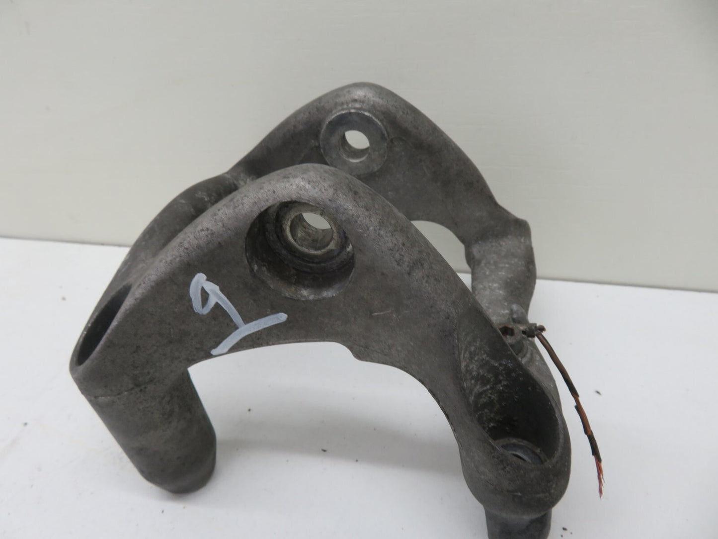 PORSCHE CAYENNE 955 MOUNT BRACKET 948115203 2003-2006 1718-9